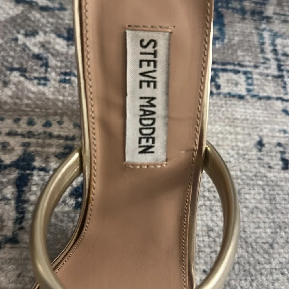 Steve Madden gold block heel shoes size 6 - Picture 2 of 5